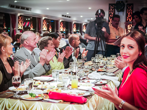 dinner cruise on chao phraya river